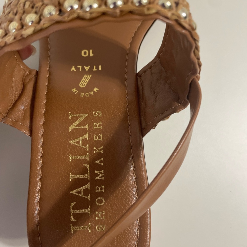 Italian Shoemakers Caramel Sandal with Block Heel - Picture 3 of 6